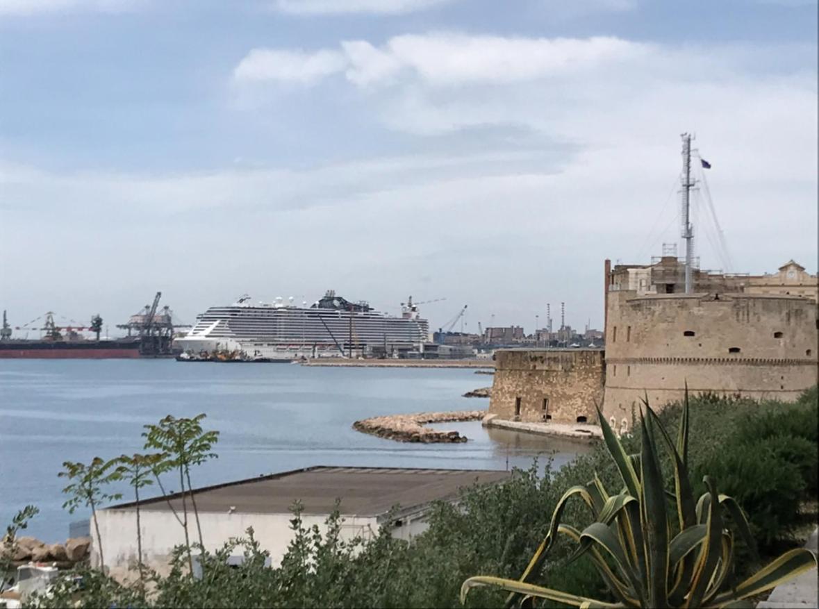 Appartamento Via Nitti Taranto Exterior foto